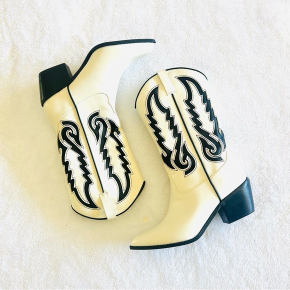 Princess Polly Nirvana Boots - Picture 2 of 5